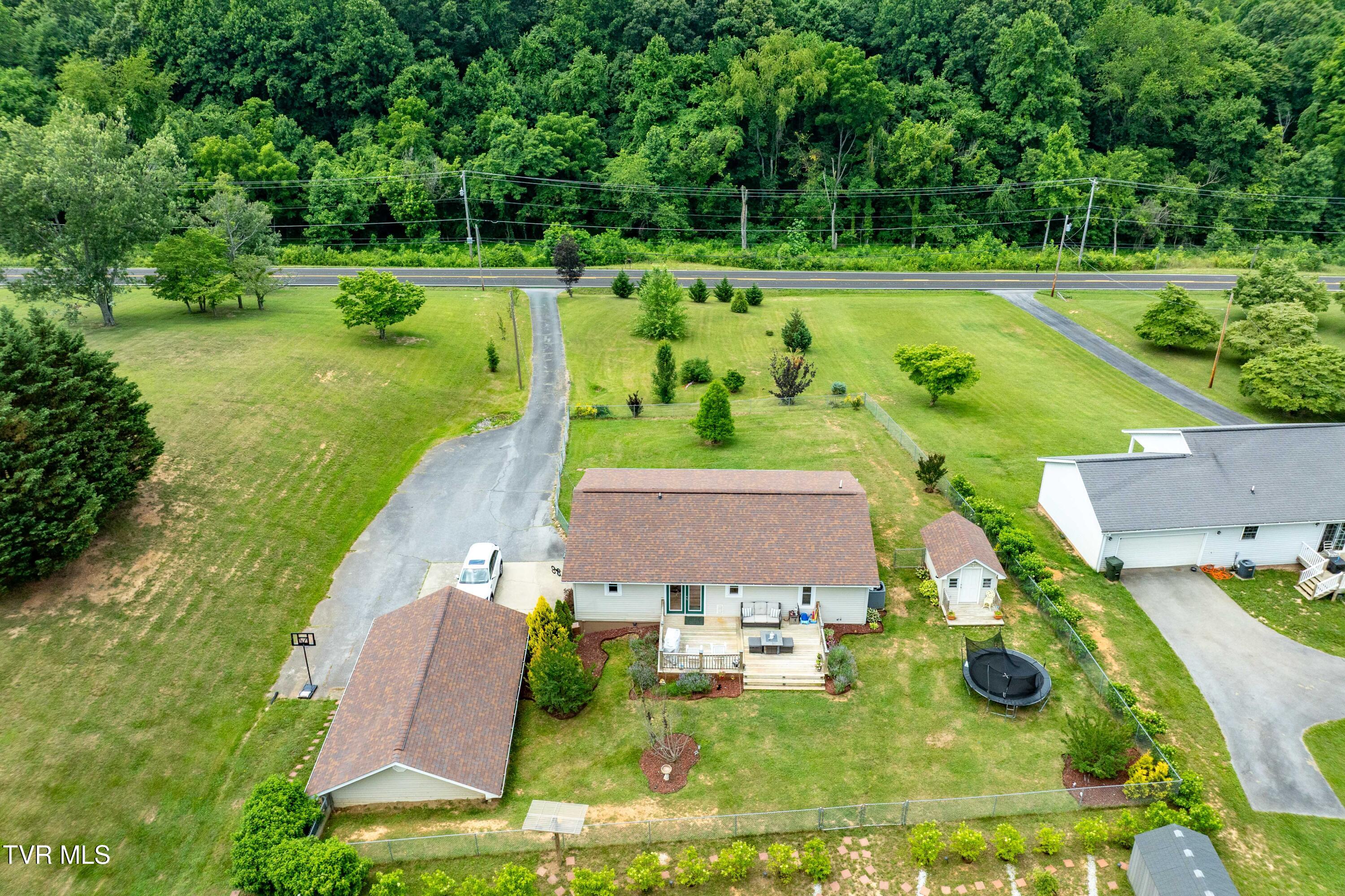 3433 Highway 81