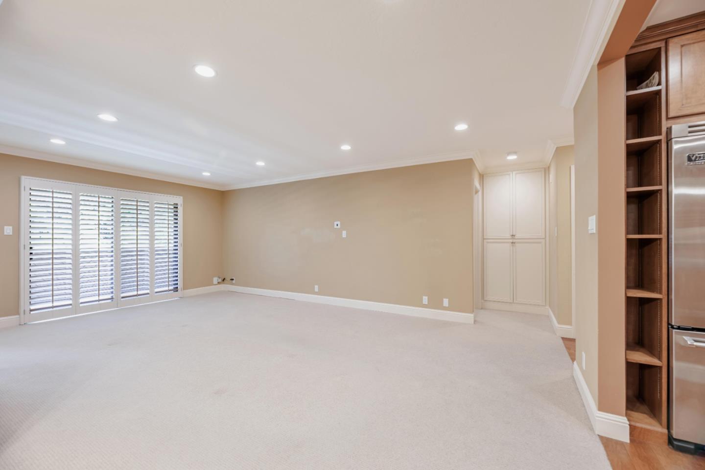 58 N El Camino Real 319