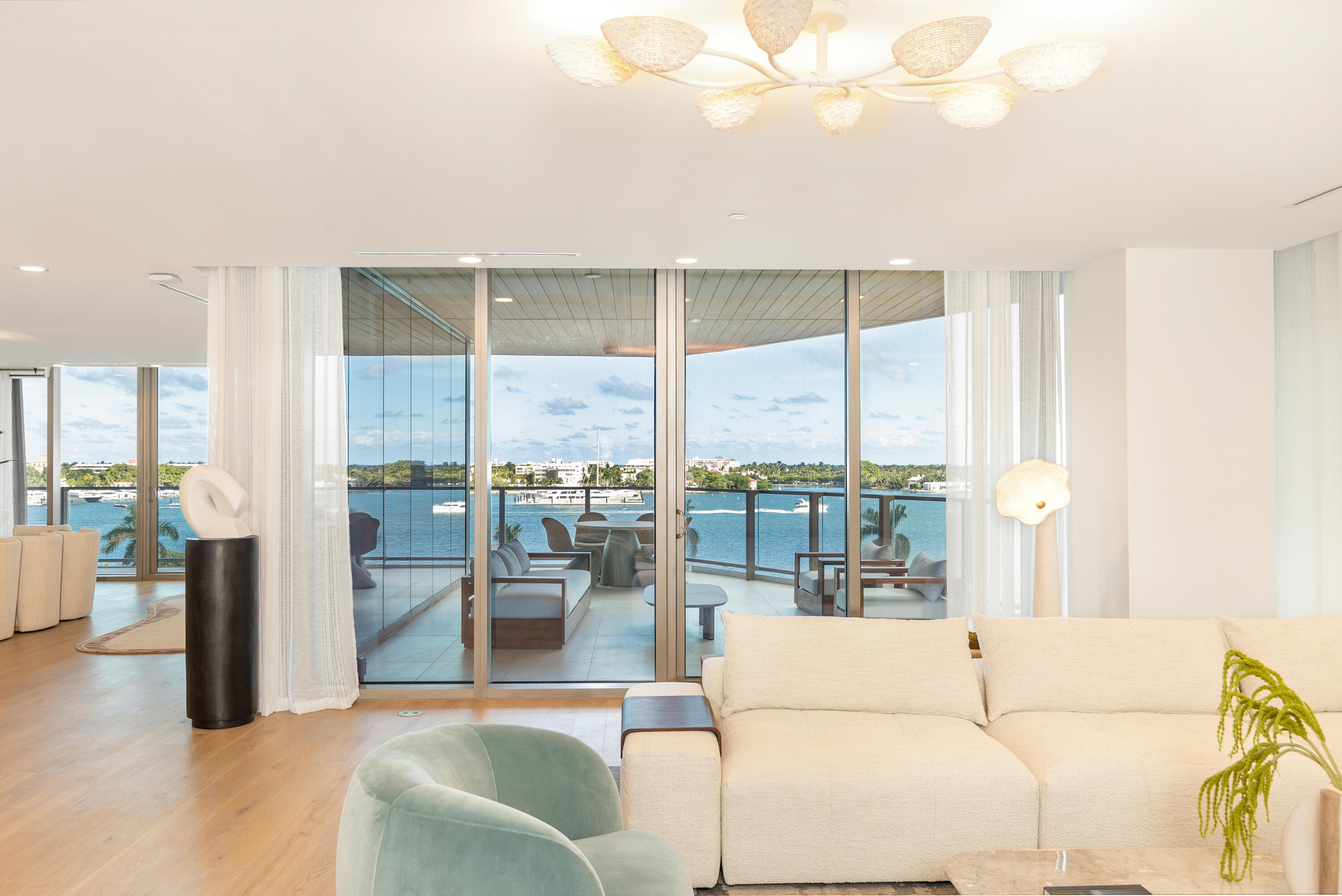 1333 S FLAGLER Drive 402
