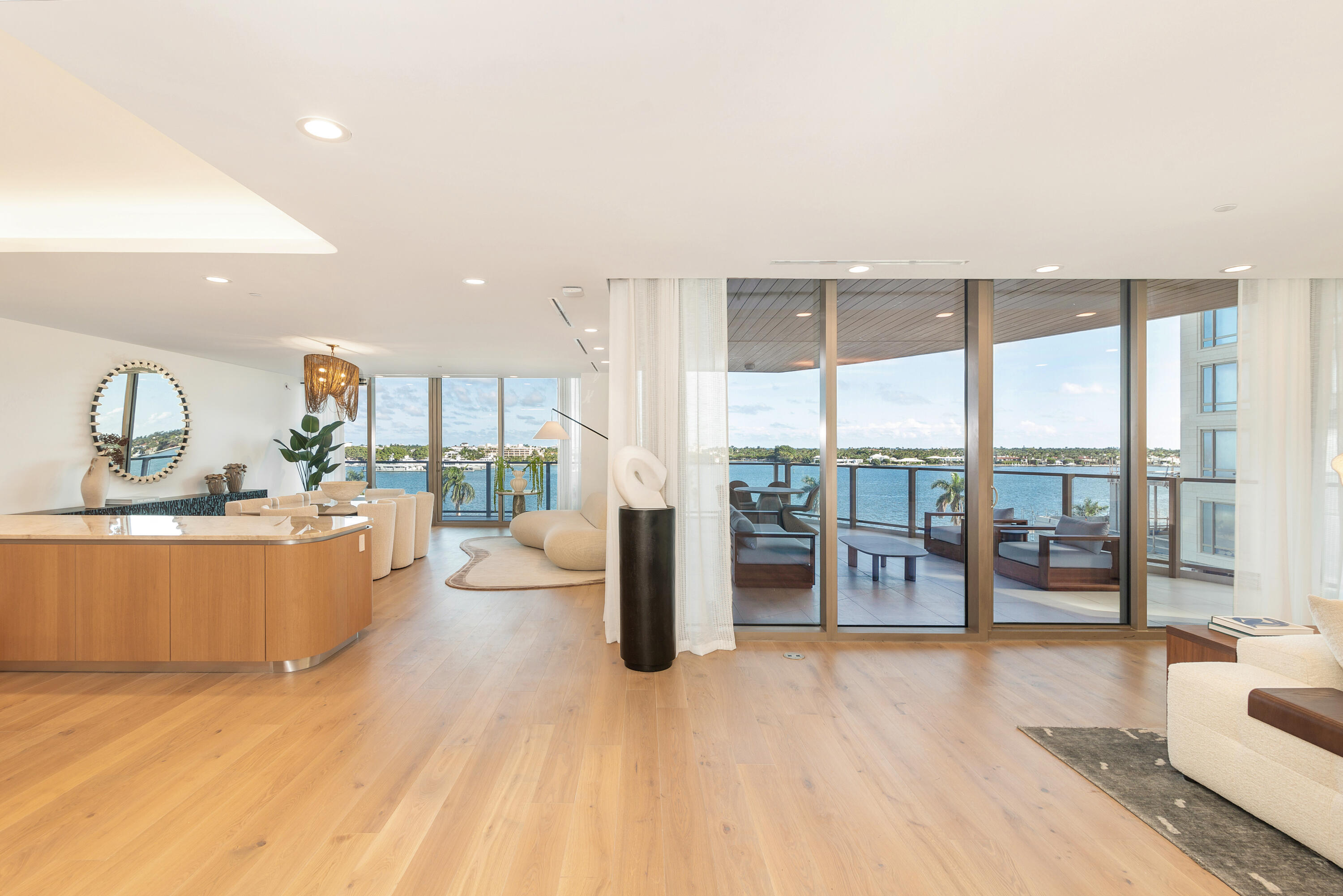 1333 S FLAGLER Drive 402