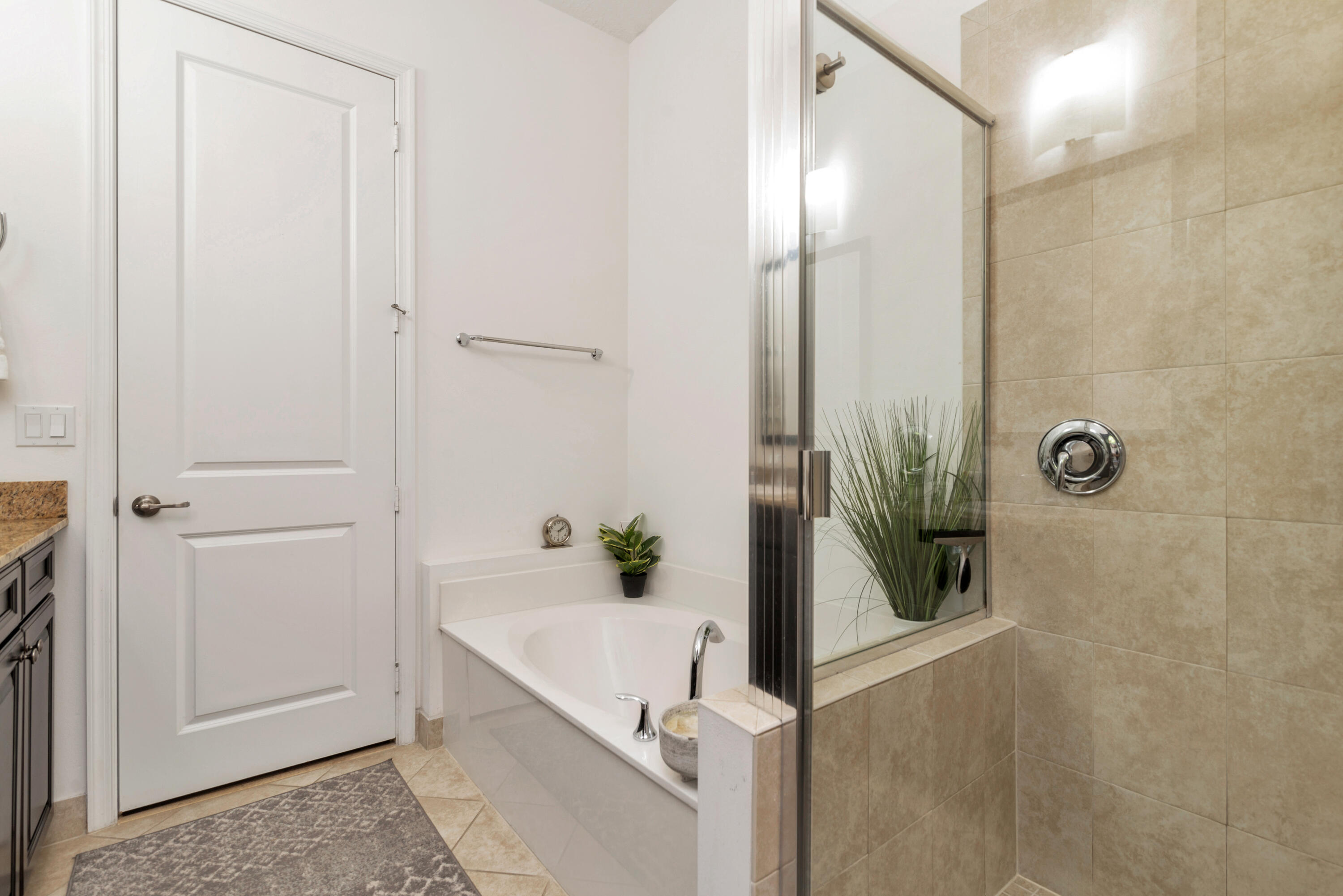 3600 S Dixie Highway 200