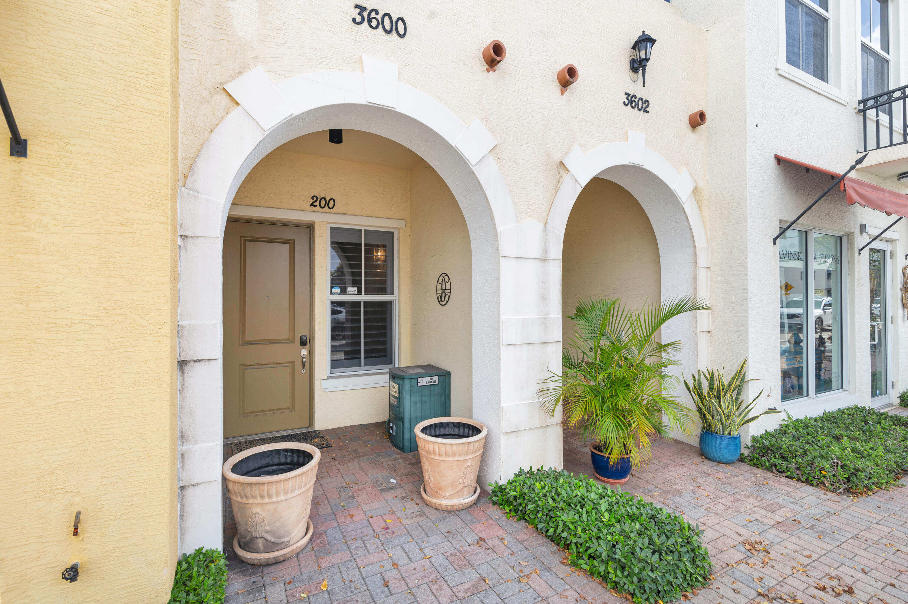 3600 S Dixie Highway 200