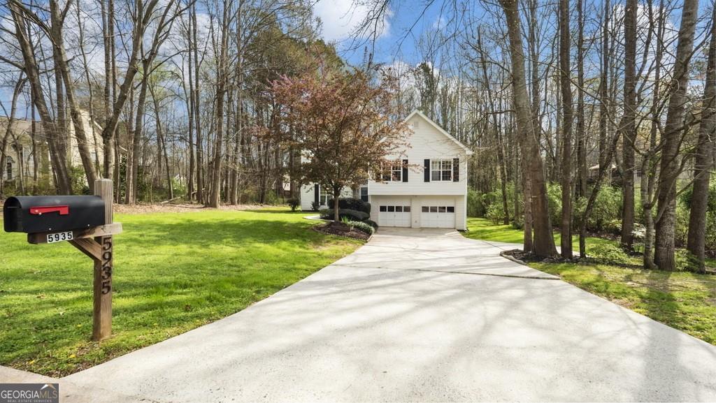 5935 Rolling Oaks Drive