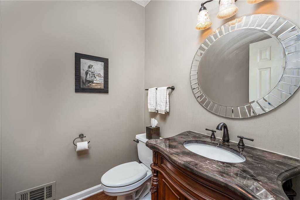 3980 Devon Oaks Drive NE