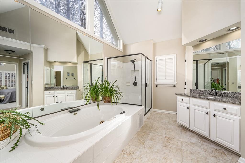 3980 Devon Oaks Drive NE