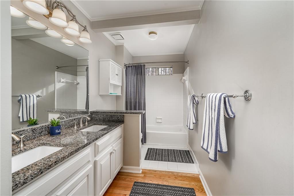 3980 Devon Oaks Drive NE