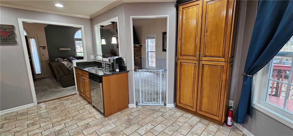 5935 Rolling Oaks Drive