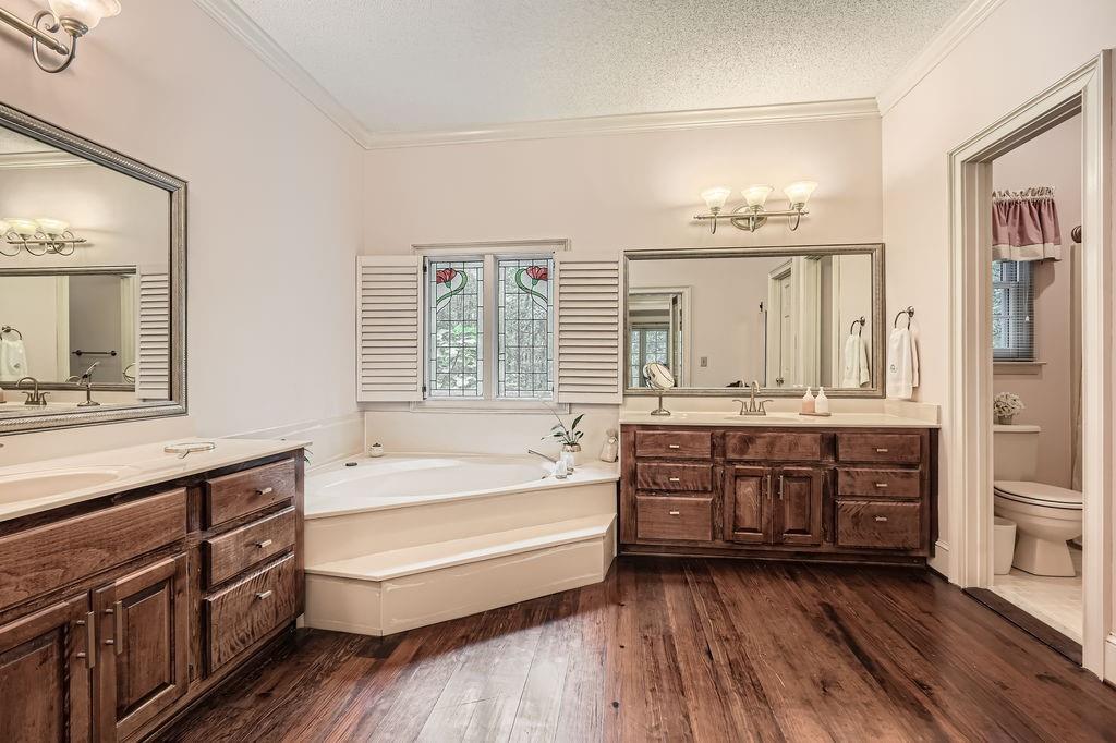 5161 Hermitage Drive