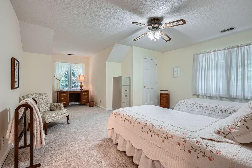 5161 Hermitage Drive