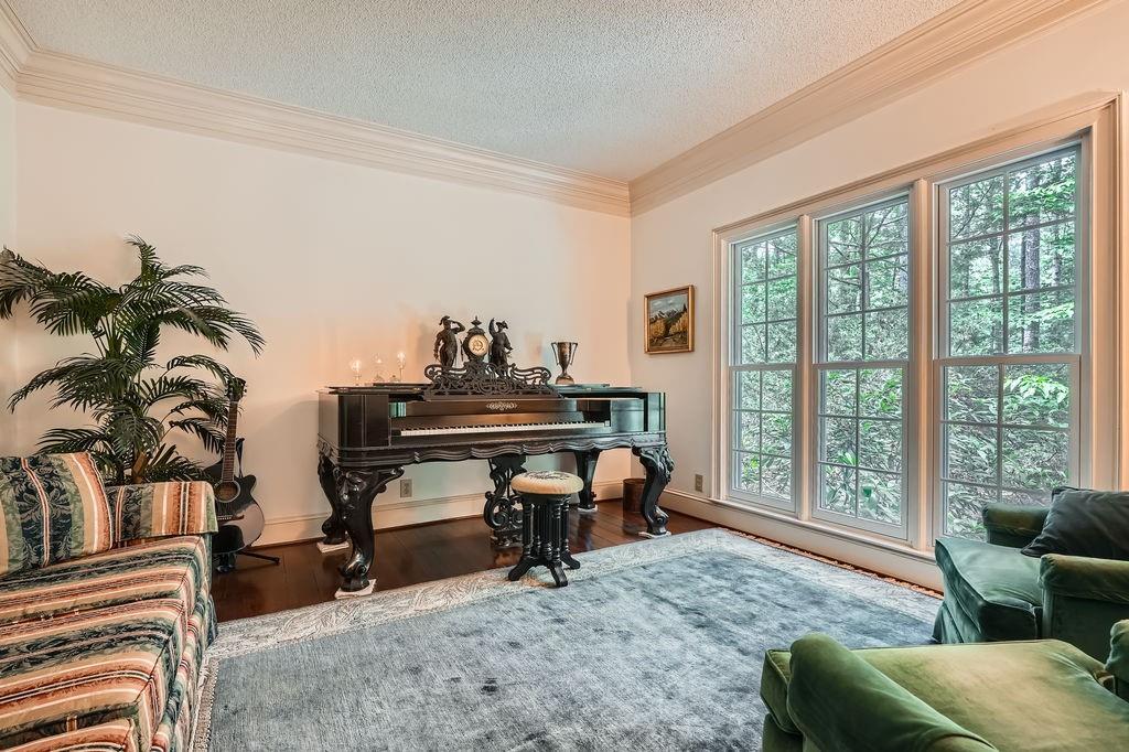 5161 Hermitage Drive