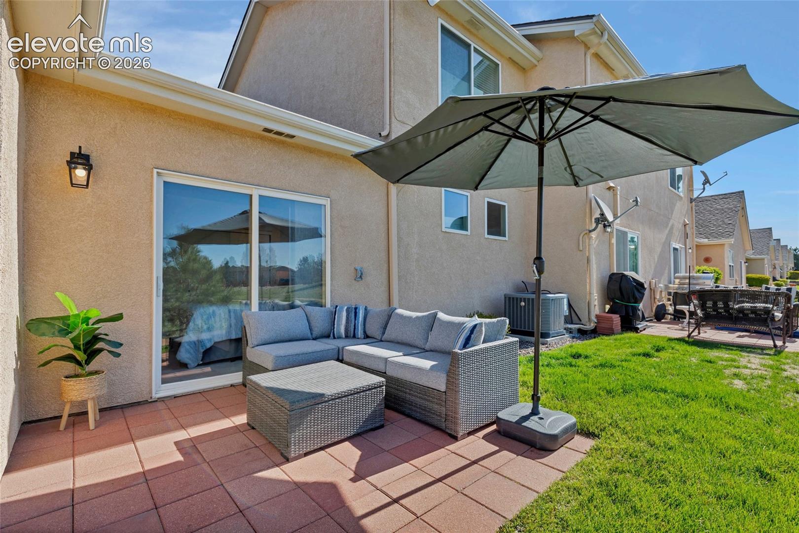 1319 Villa Grove