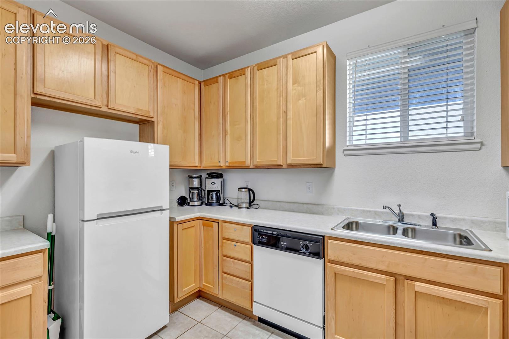 1319 Villa Grove