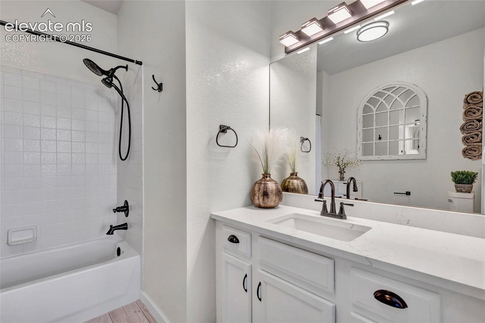 1319 Villa Grove