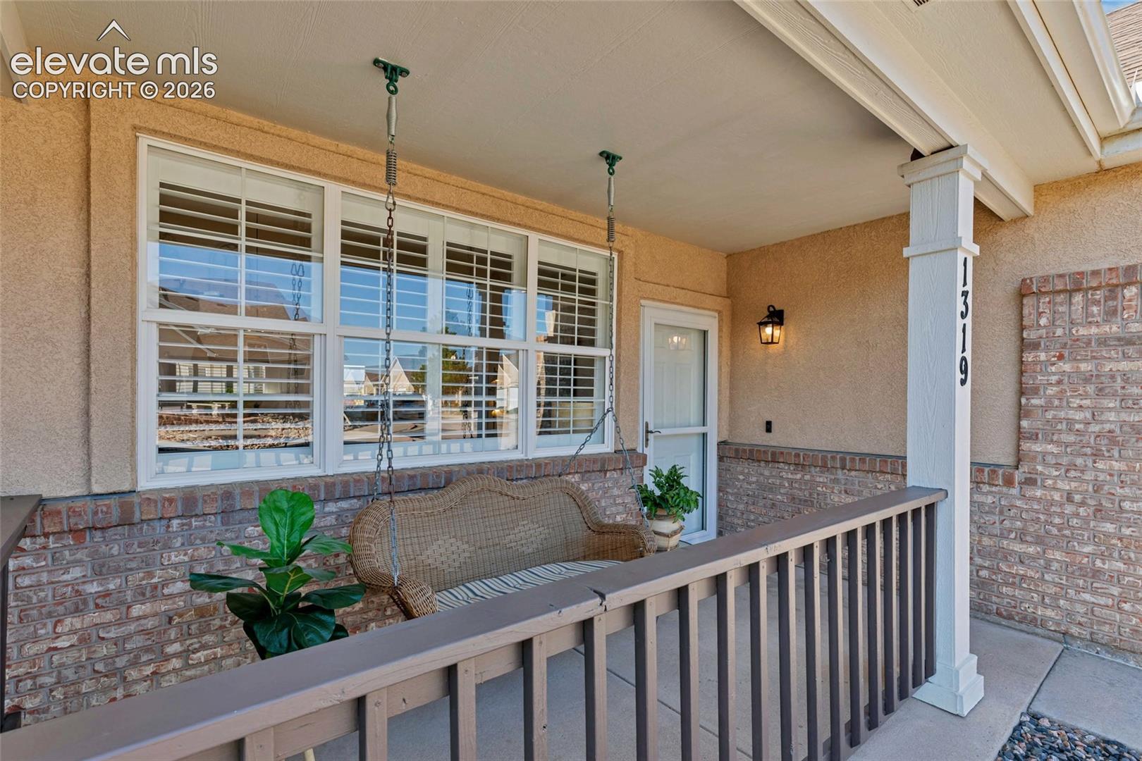 1319 Villa Grove