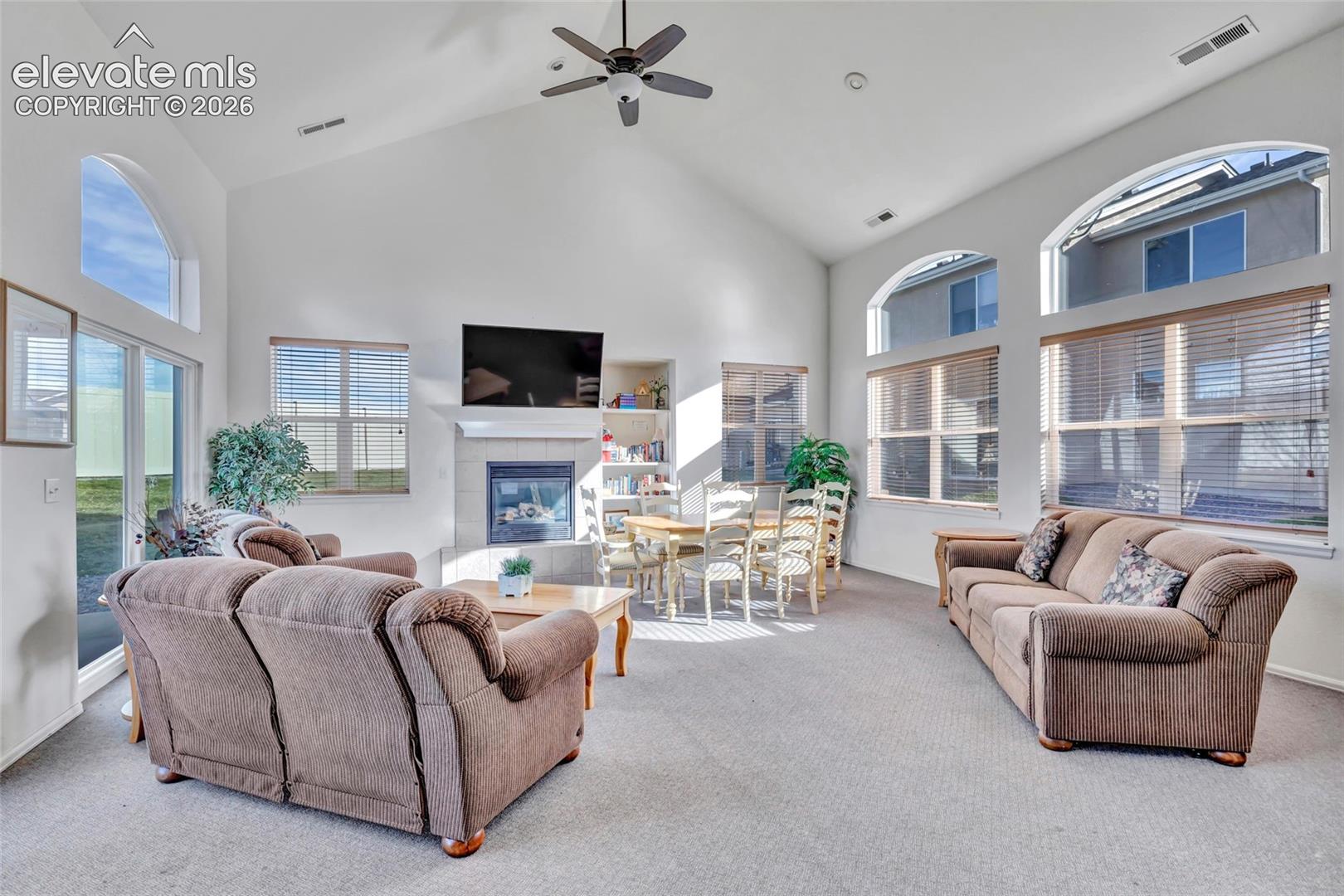 1319 Villa Grove