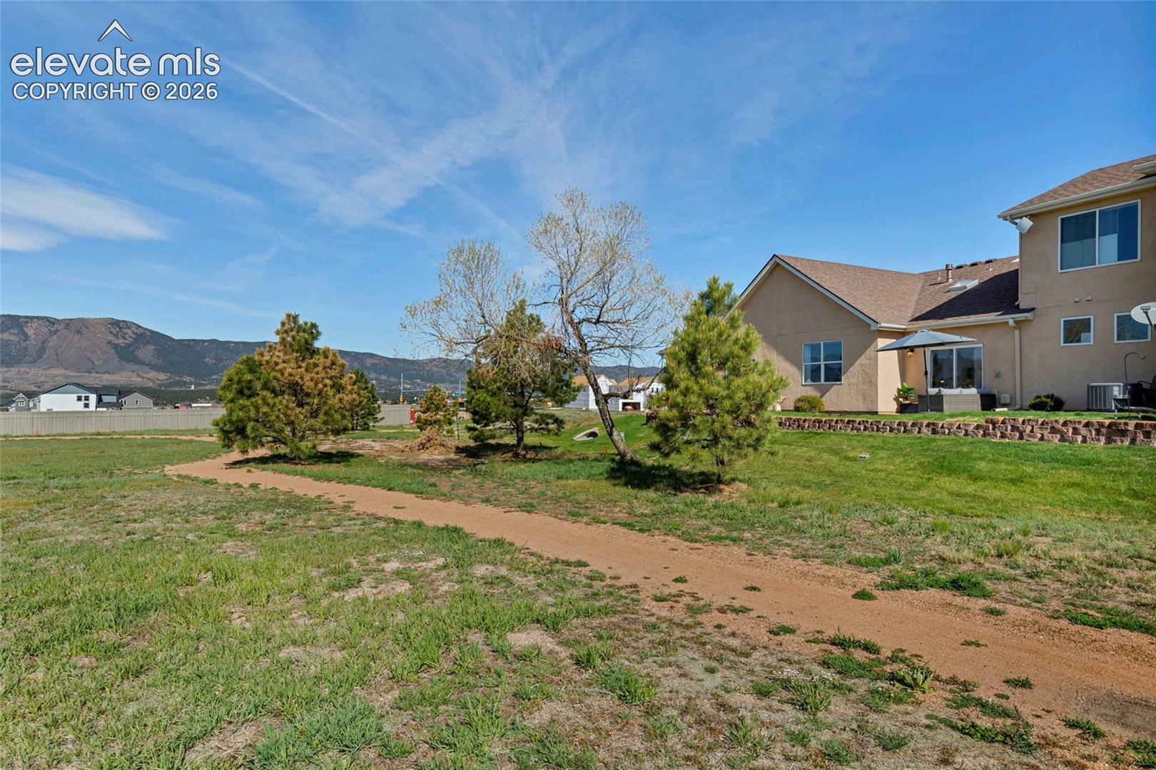 1319 Villa Grove
