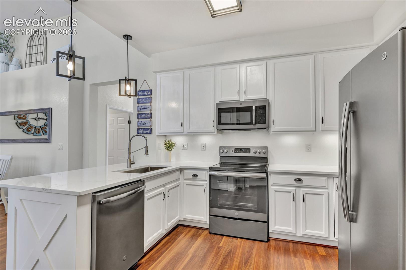 1319 Villa Grove