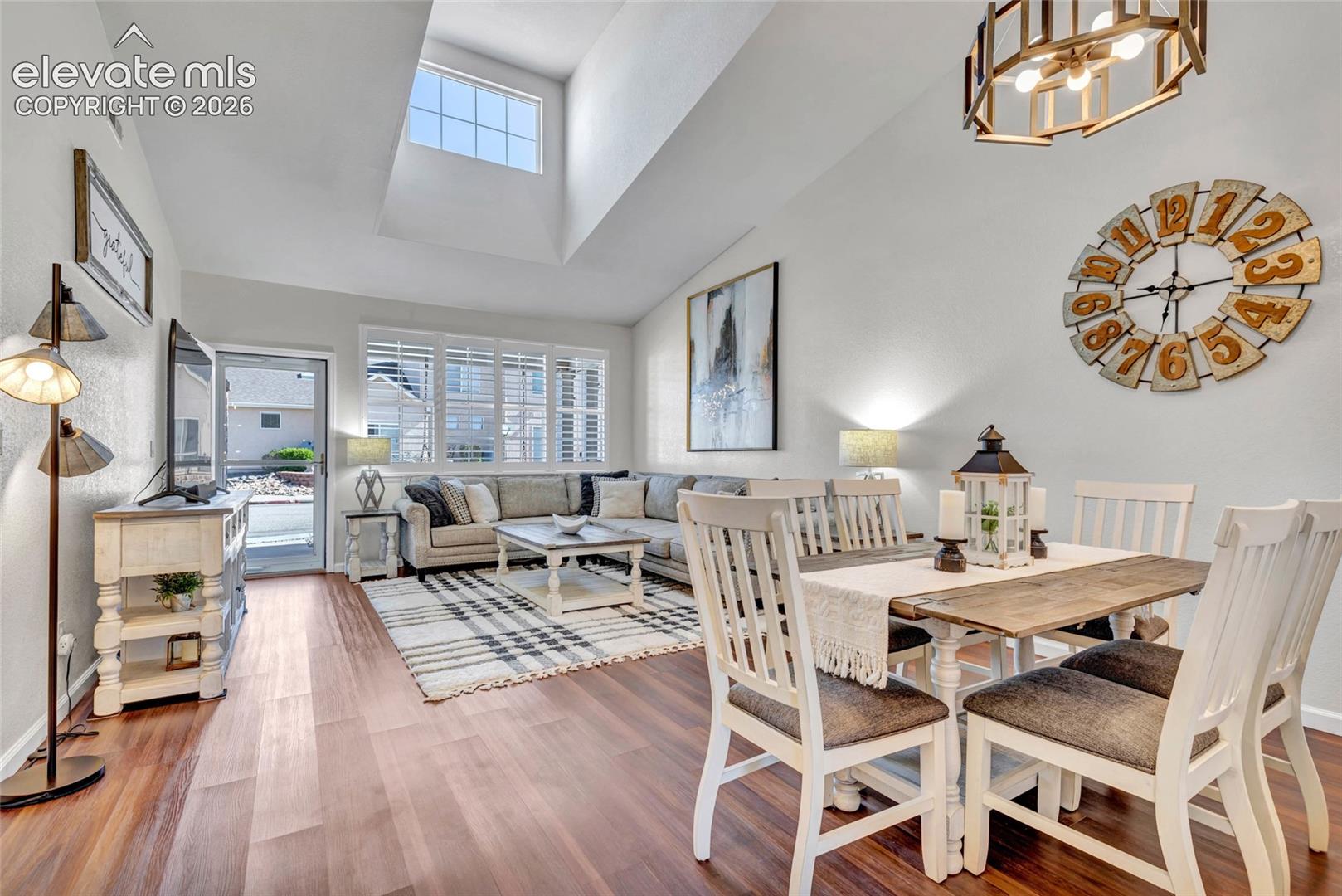 1319 Villa Grove
