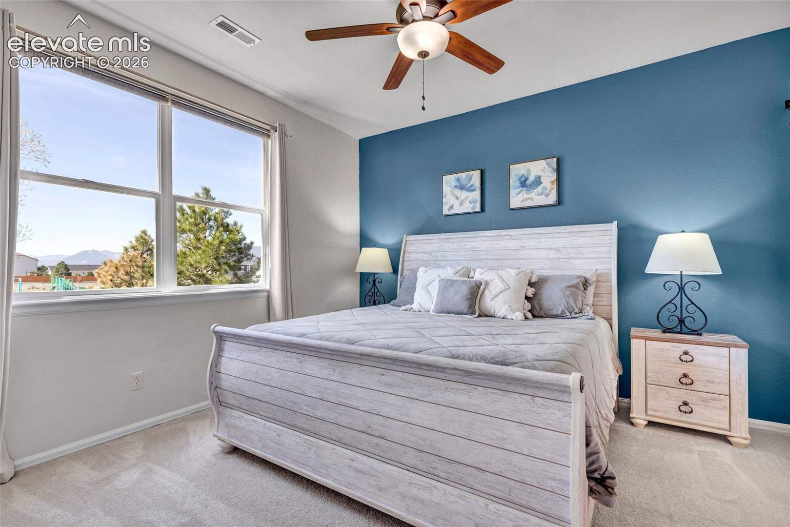 1319 Villa Grove