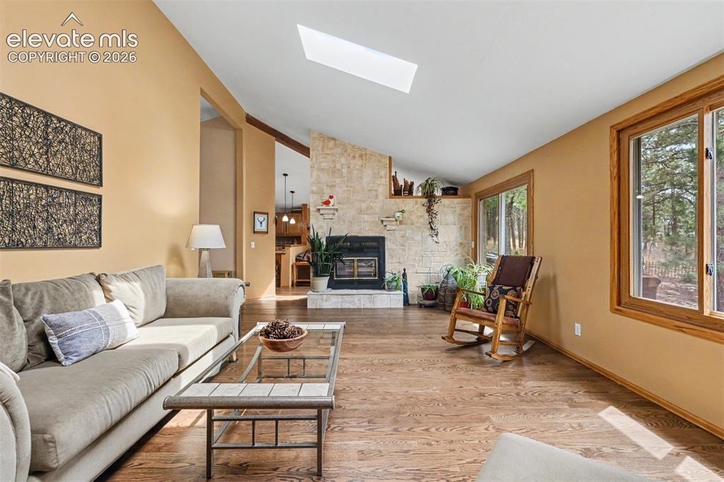 1355 Meadowlake Way