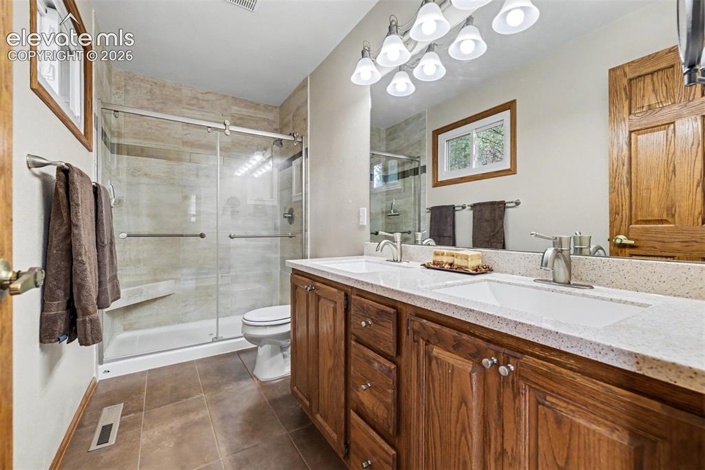 1355 Meadowlake Way