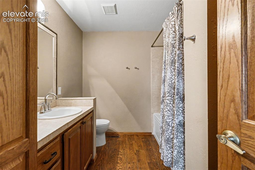 1355 Meadowlake Way