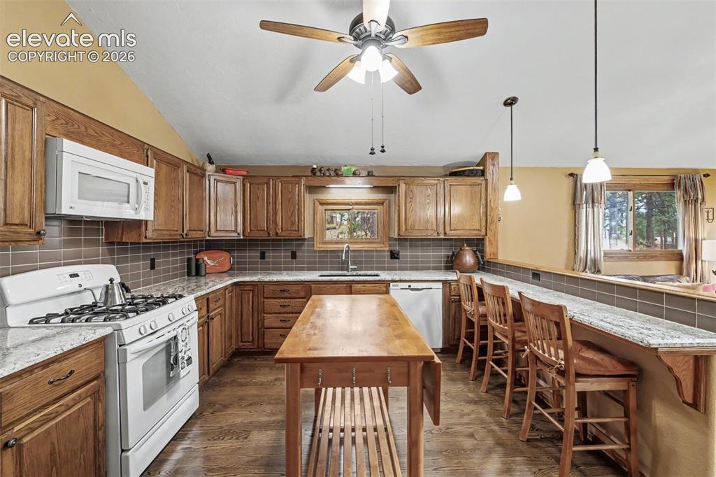 1355 Meadowlake Way