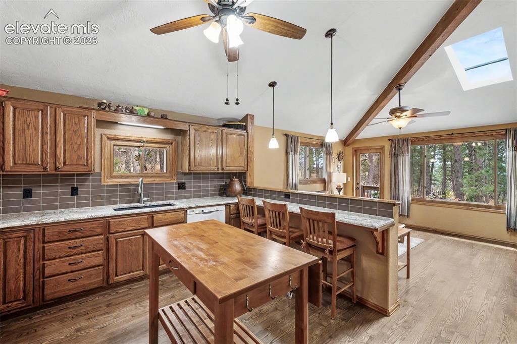 1355 Meadowlake Way