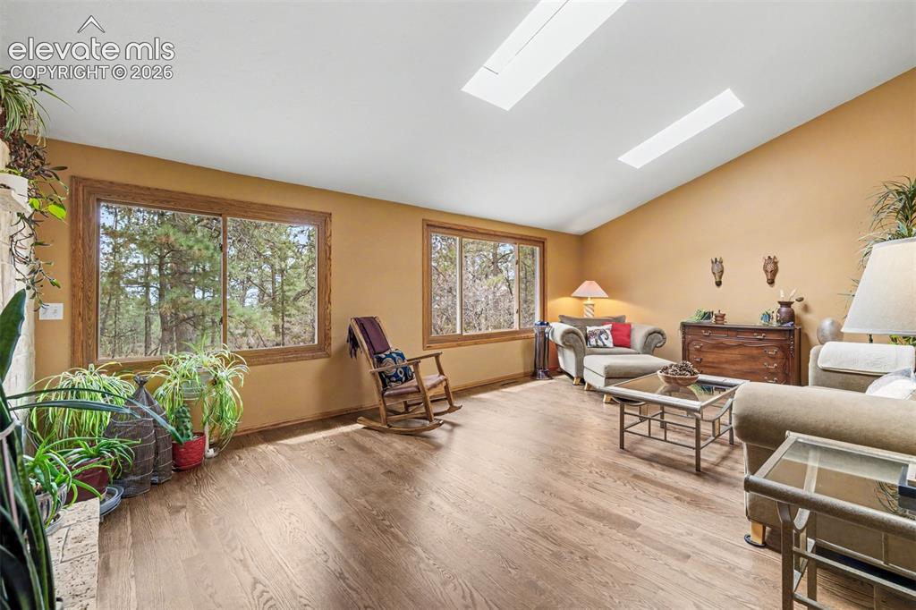 1355 Meadowlake Way