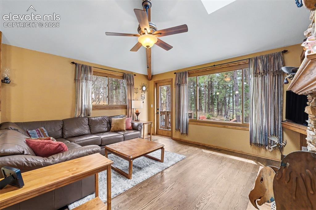1355 Meadowlake Way