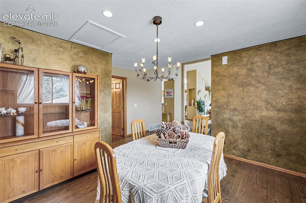 1355 Meadowlake Way