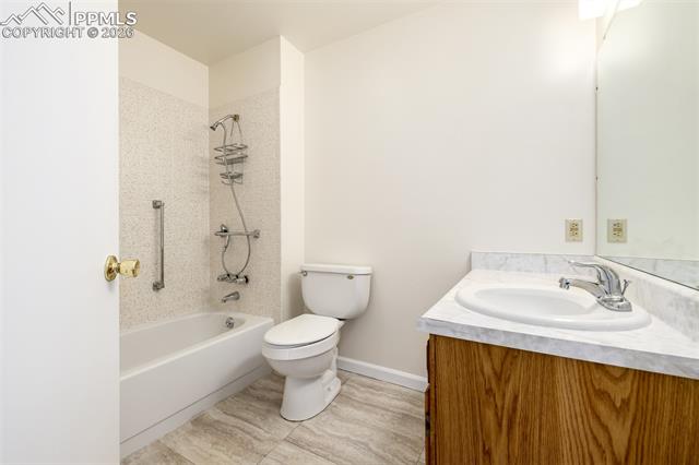 2440 Palmer Park Boulevard Unit: J3