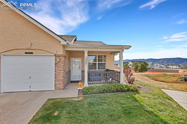 1327 Villa Grove