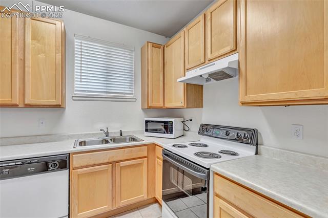 1327 Villa Grove