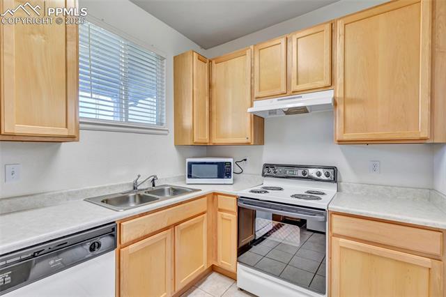 1327 Villa Grove