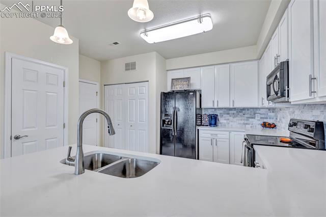1327 Villa Grove