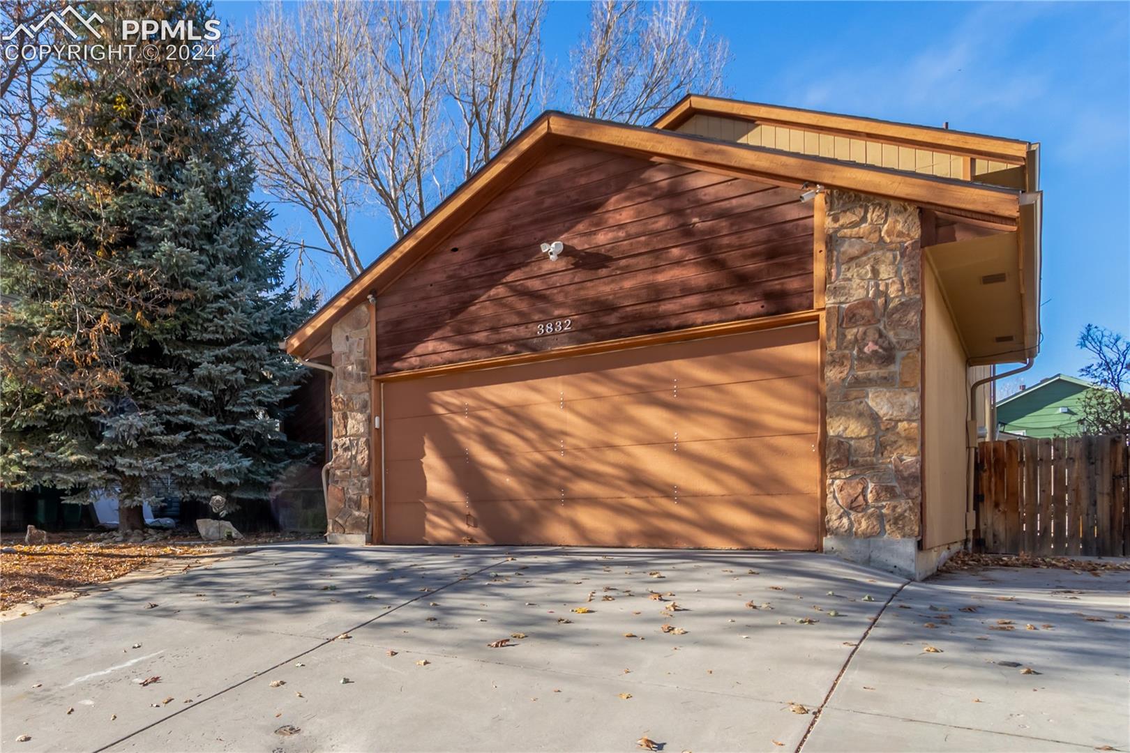 3832 Summer Breeze Drive
