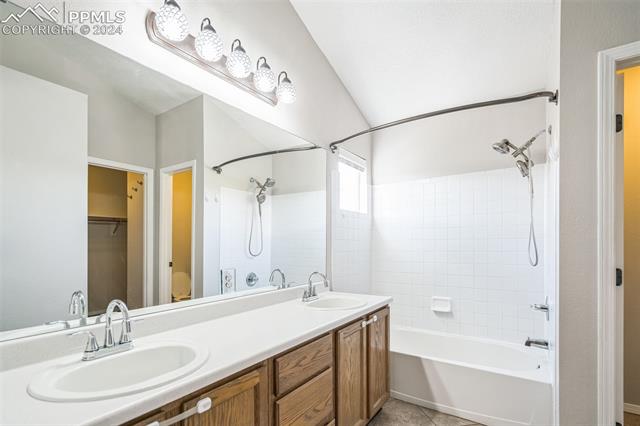 6220 Herriot Grove