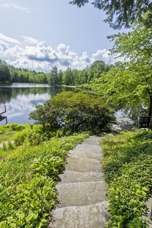24 Farmhouse Rd