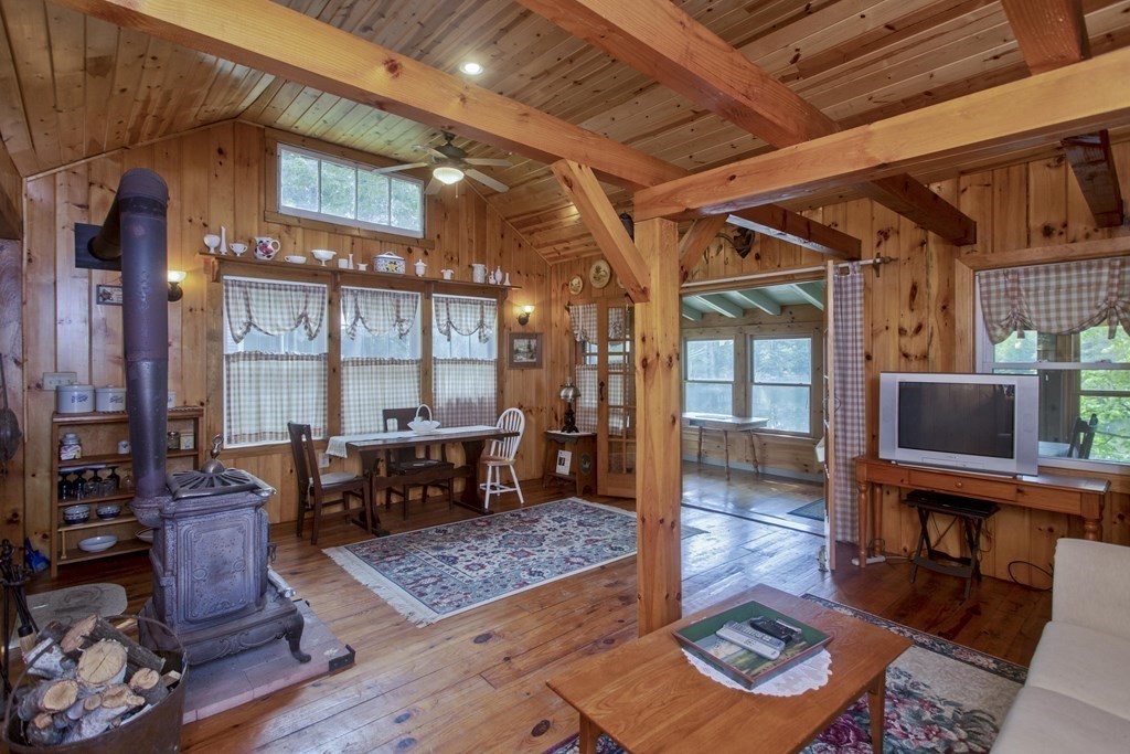 24 Farmhouse Rd