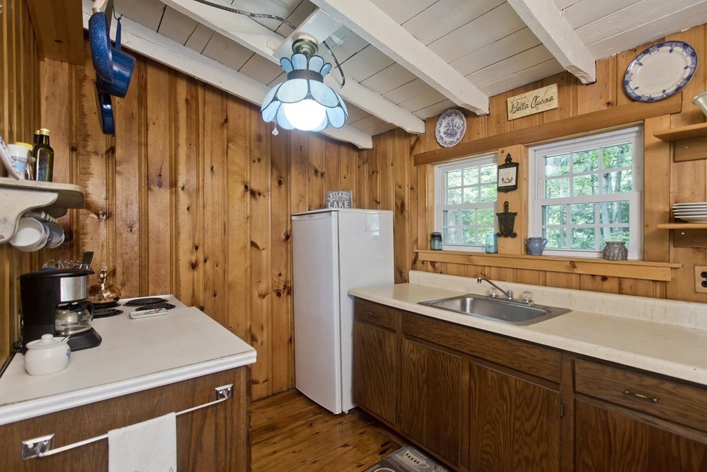 24 Farmhouse Rd