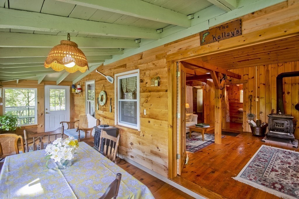 24 Farmhouse Rd