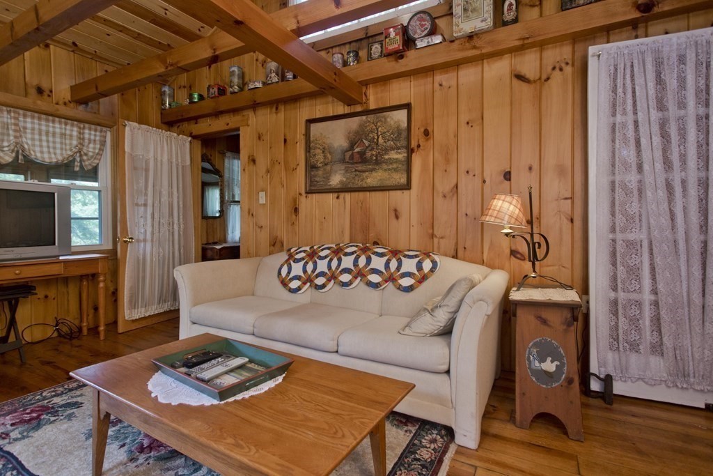 24 Farmhouse Rd