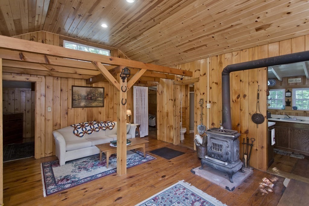 24 Farmhouse Rd
