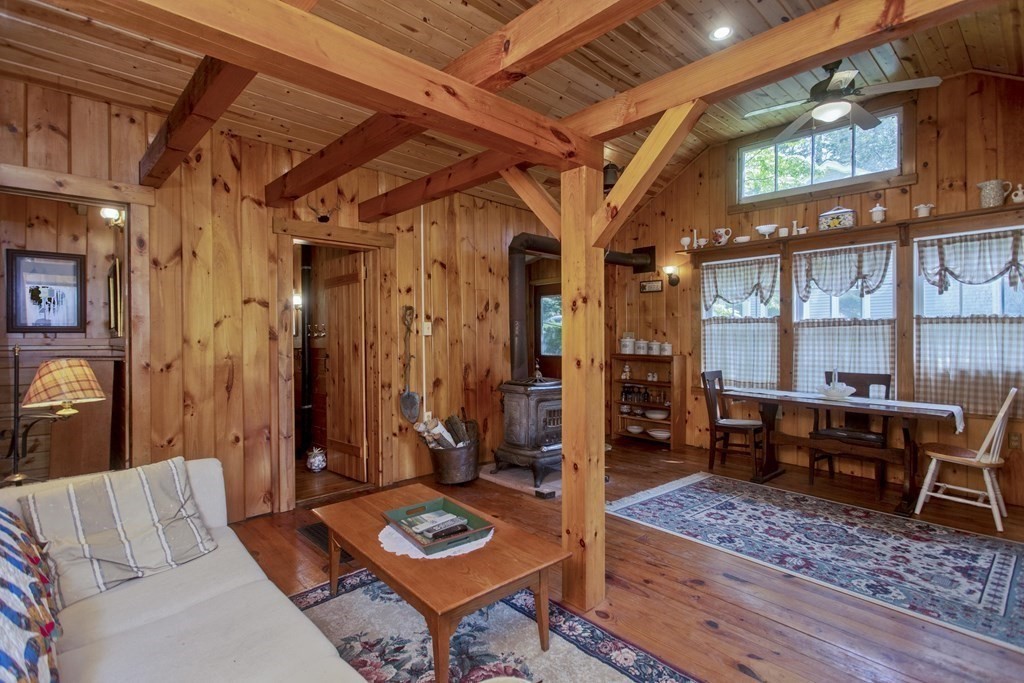 24 Farmhouse Rd