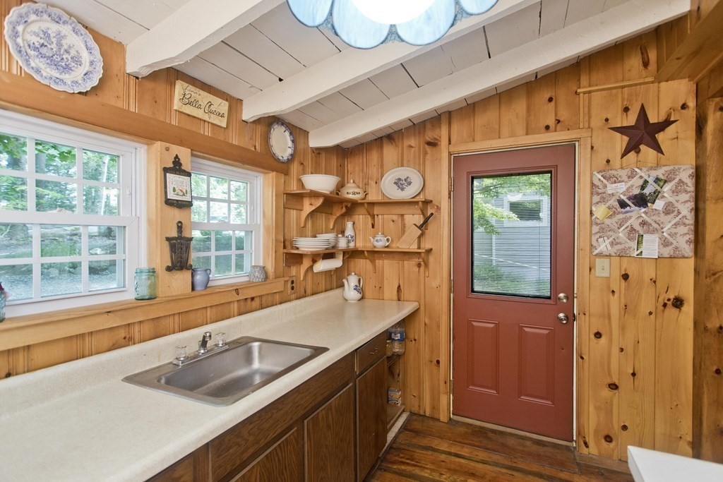 24 Farmhouse Rd