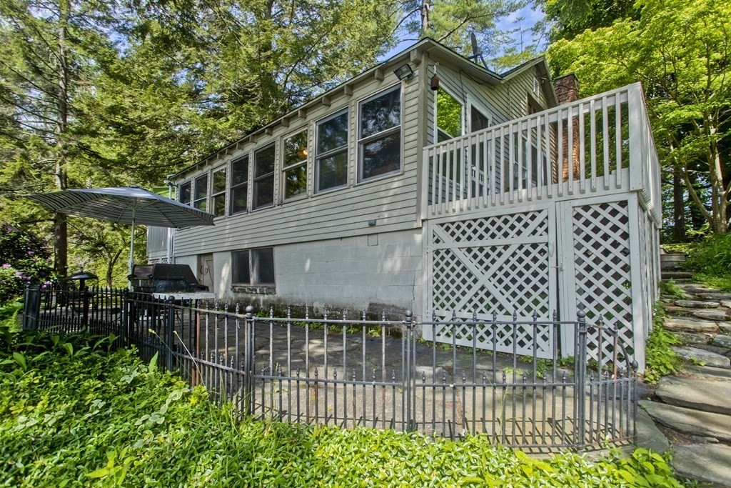 24 Farmhouse Rd
