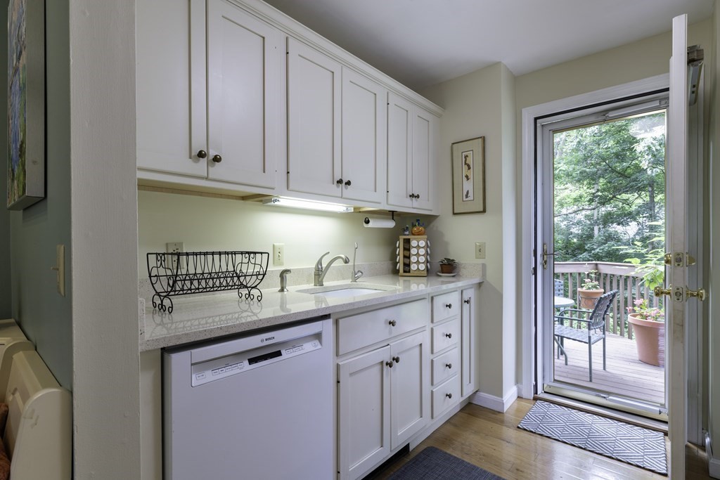 53 A Clark Ave # 2