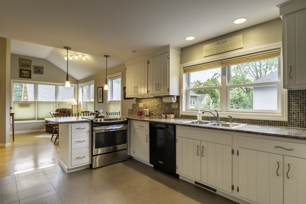 41 Woodbine Ave # 41