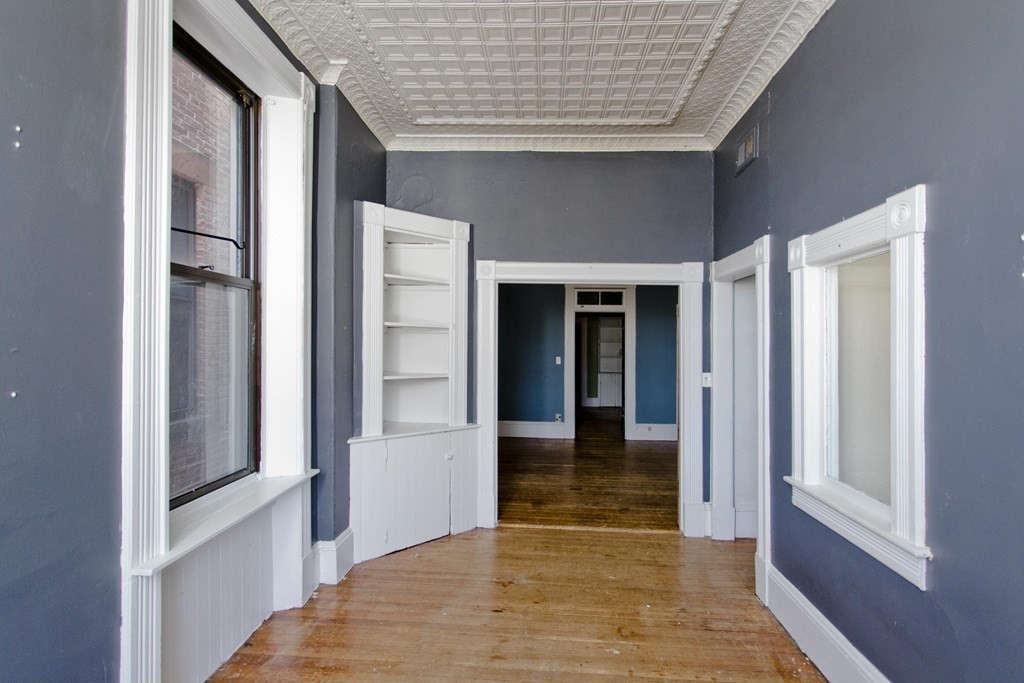 183-187 Main St